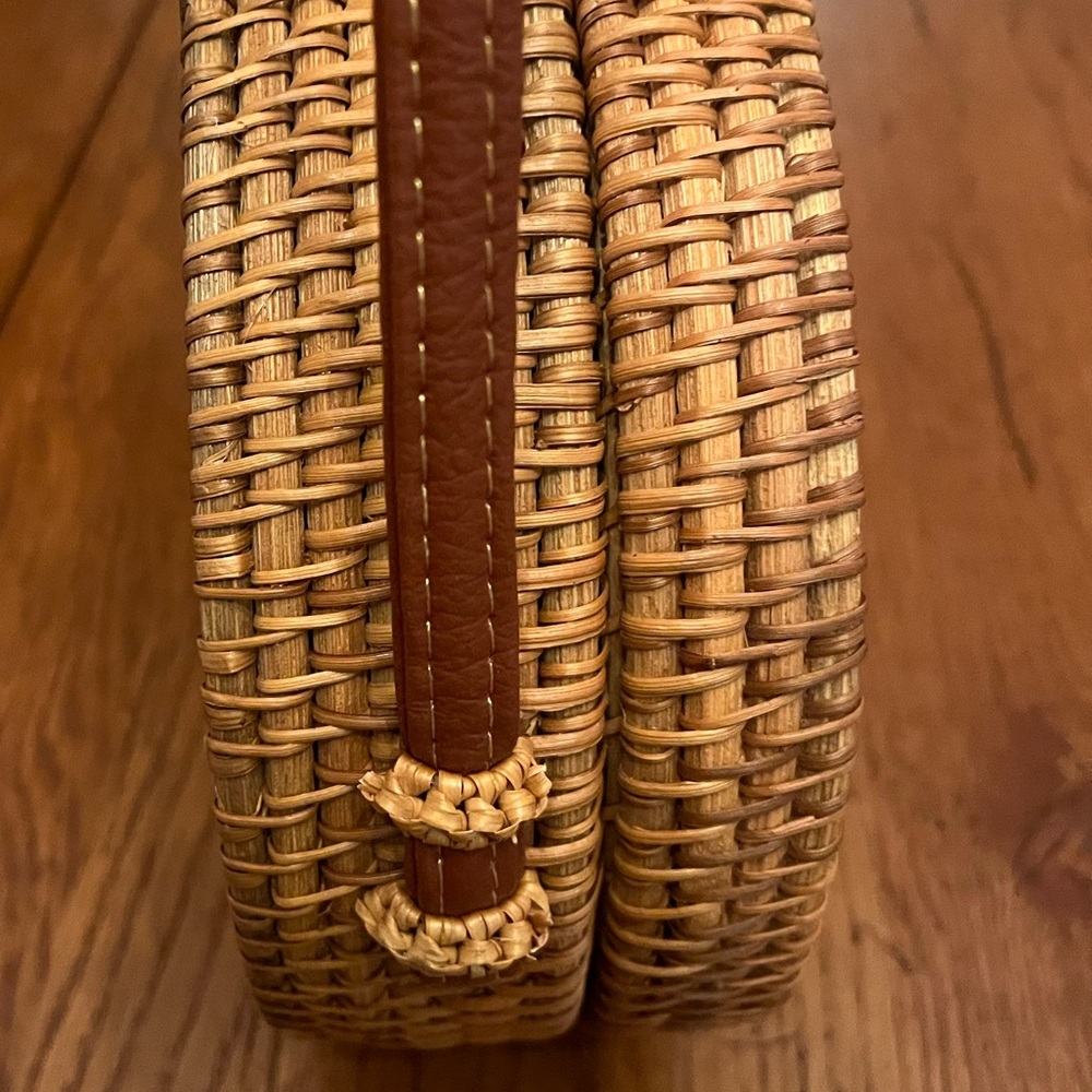 Handwoven Round Rattan Crossbody Bag 8x6 - Picture 4 of 7